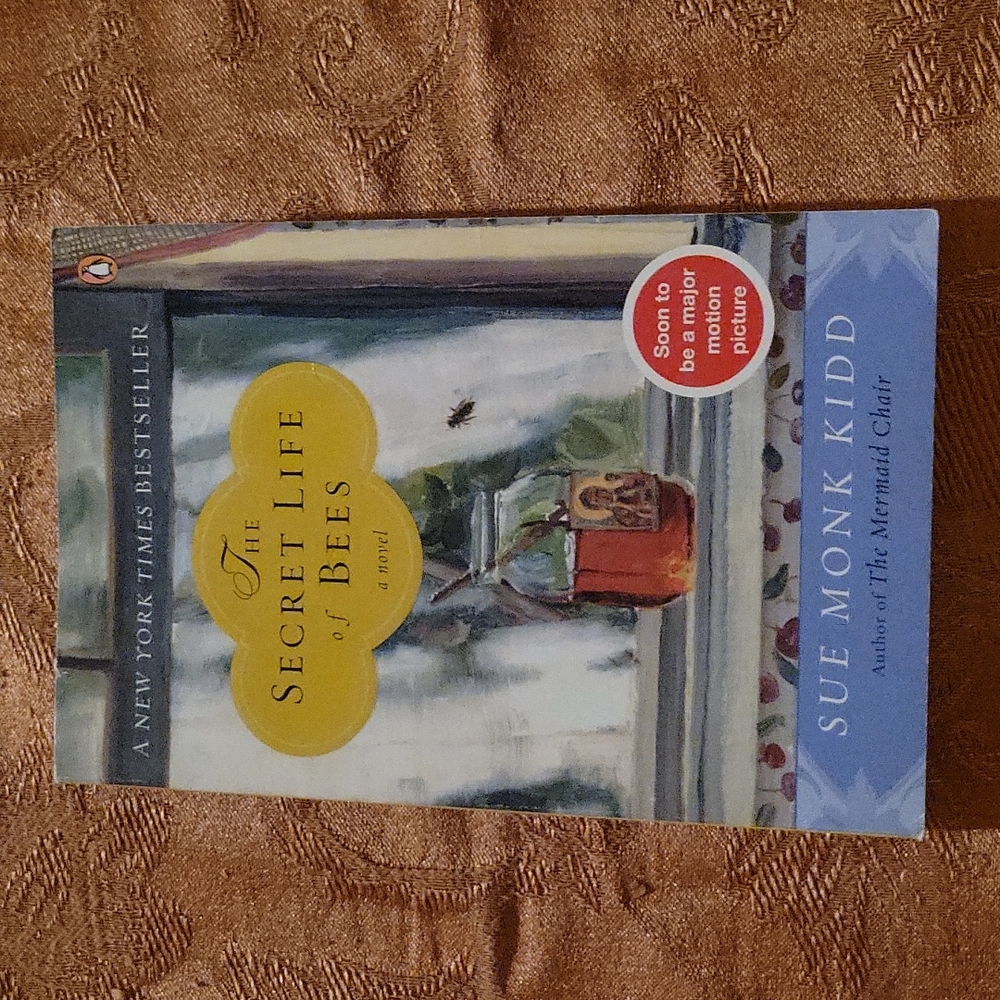 The Secret Life of Bees By Sue Monk Kidd Paperback Book